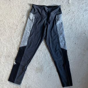 ✨BOGO 50% OFF ✨ VS PINK Ultimate Leggings